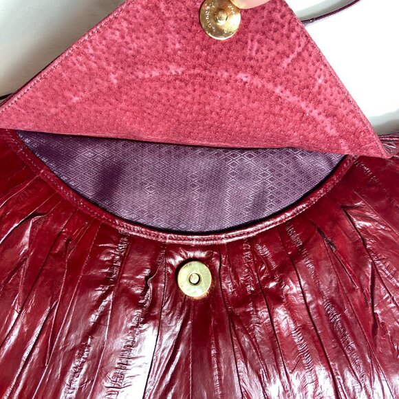 RED GENUINE EEL SKIN ZIPPERED SHOULDER BAG - Picture 3 of 10